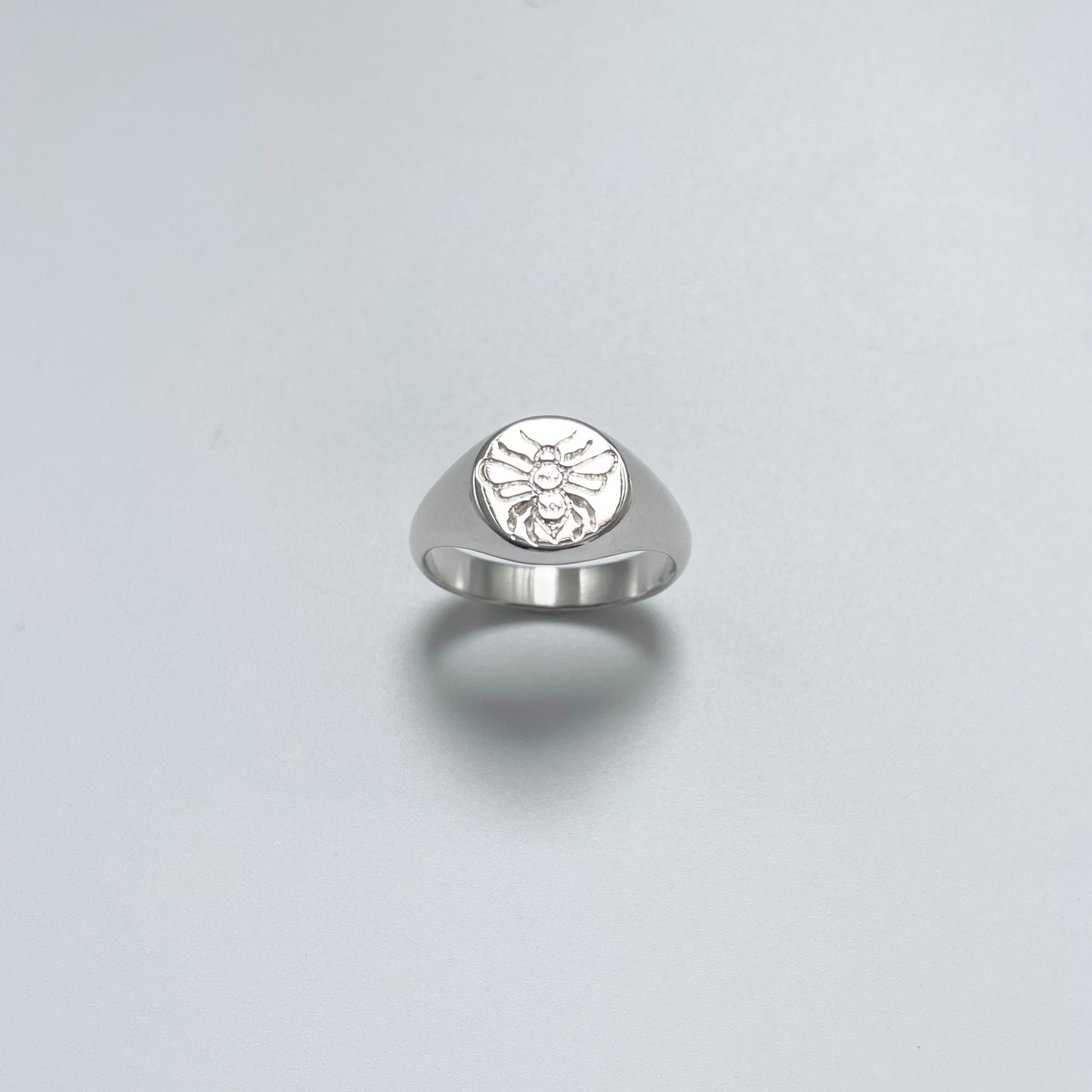 Bee II Signet Ring