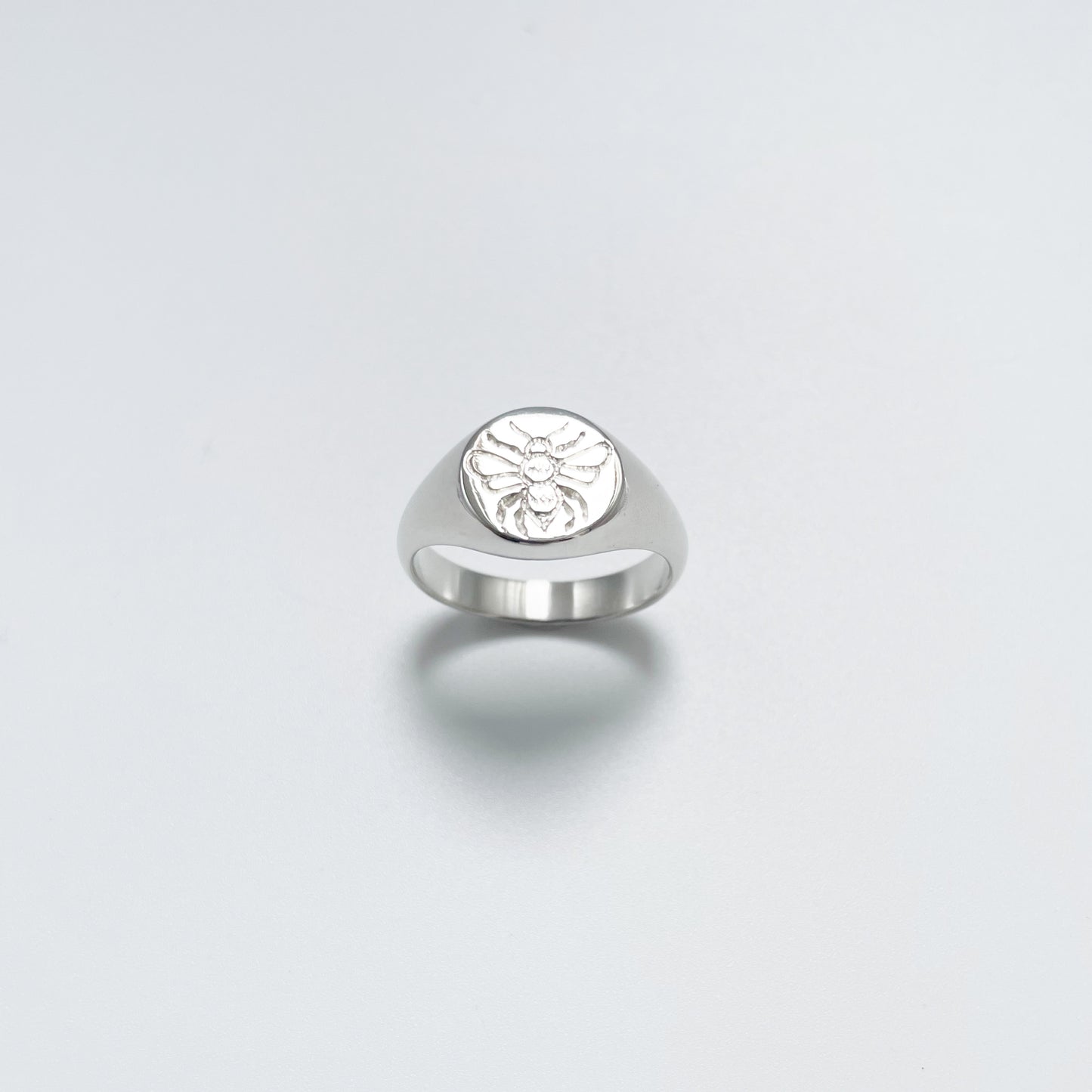 Bee II Signet Ring