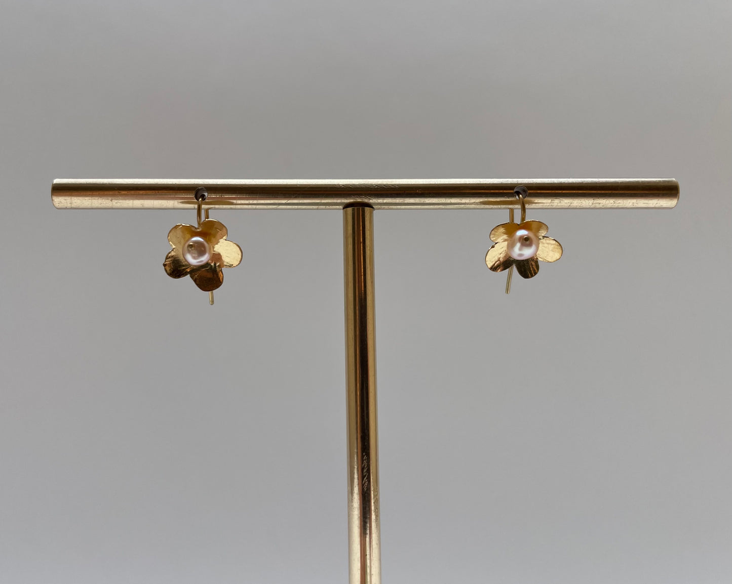 Small Wildflower earrings with small Pearl
