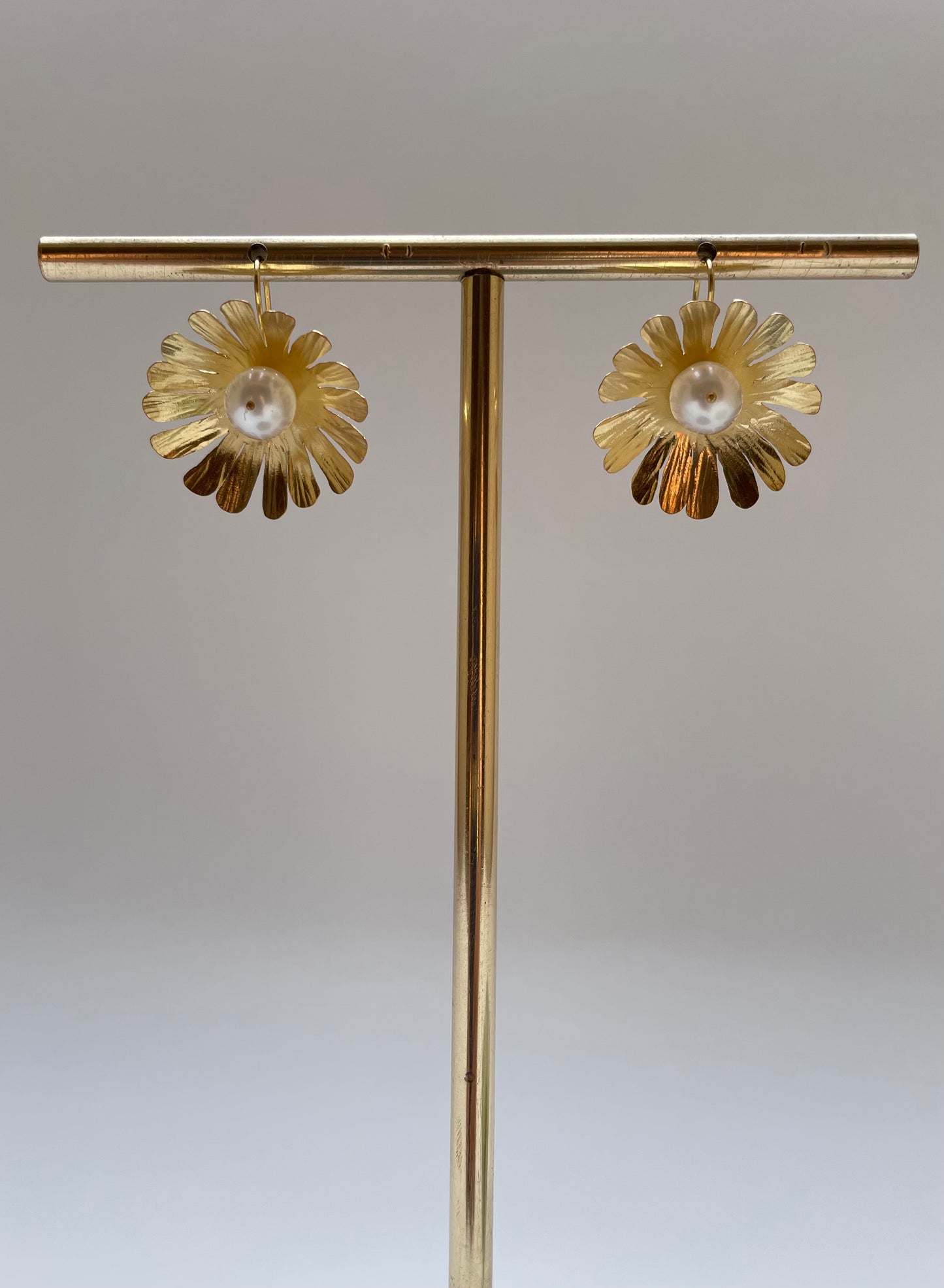 Large wildflower earring with 7mm Pearl